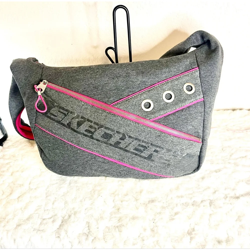 Skechers vintage Y2K Messenger Sling bag in grey fabric with pink accents large